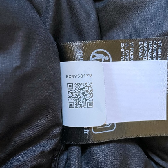 The North Face Women’s Minoqua Down Black Jacket - Picture 7 of 8